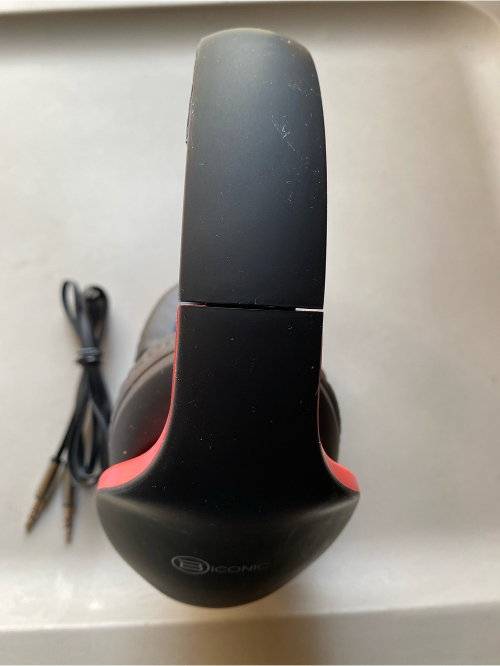 Biconic Wired Headphones